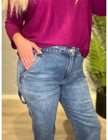 Nærbillede af denimkvalitet og lommernes detalje