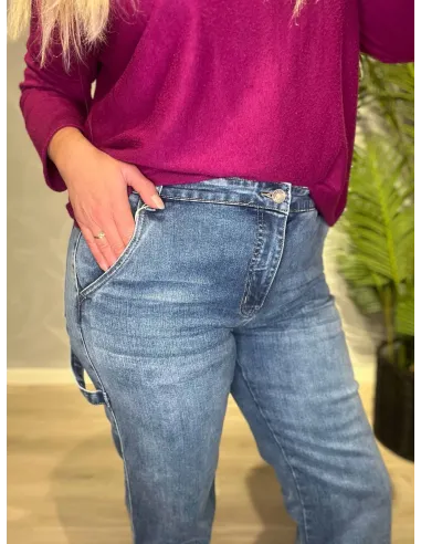 Nærbillede af denimkvalitet og lommernes detalje