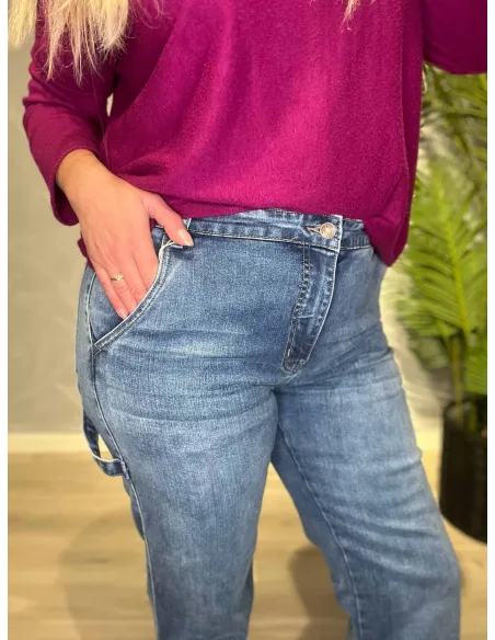 Nærbillede af denimkvalitet og lommernes detalje