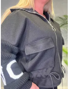 "Sort jakke med strik ærmer og LOVE tekst til kvinder - TIPPY Collection" 2