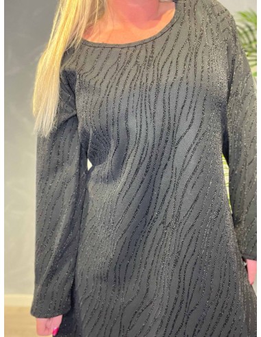 TIPPY;  LANGÆRMET KJOLE MED SORT GLIMMER