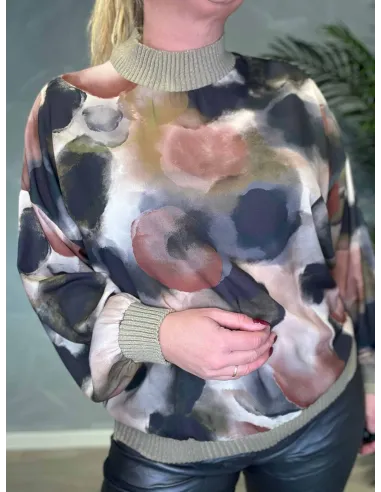 Nærbillede af strikkant med glimmer – chiffon bluse – TIPPY