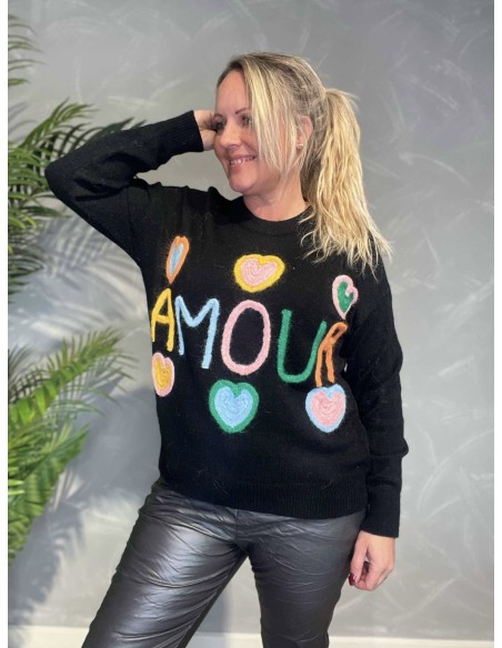 Sort strik med rund hals og broderet hjerter og "Amour" tekst