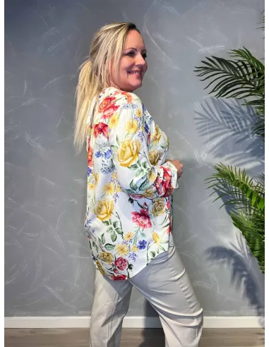 Bagside af off white skjortebluse til kvinder – TIPPY