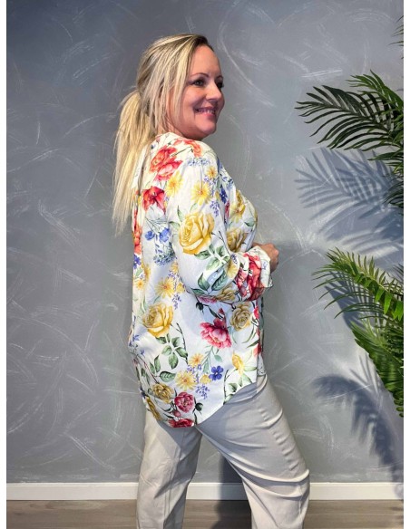 Bagside af off white skjortebluse til kvinder – TIPPY