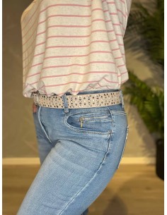 Lyse Karostar straight leg jeans stylet med stribet sweater, – TIPPY 2