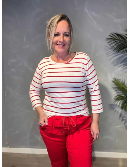 Hvid/rød T-shirt i 95% viskose og 5% elastan med 3/4 ærmer – TIPPY Collection