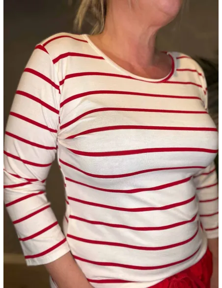 Nærbillede af striber på viskose T-shirt – TIPPY