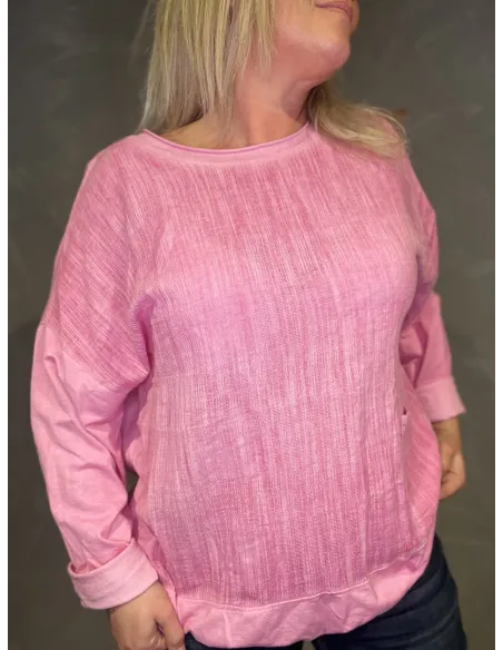 Nærbillede af struktureret bomuld på bluse – TIPPY