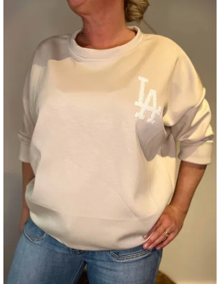 LA-logo detalje på beige oversize trøje – TIPPY”