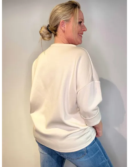 Bagside af beige oversize trøje til kvinder – TIPPY