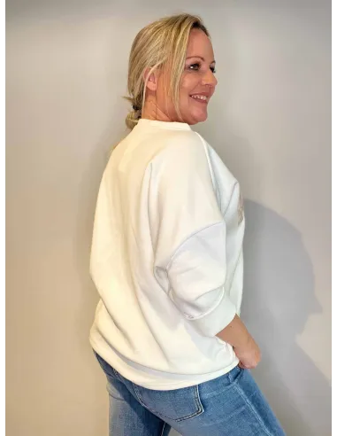 Bagside af hvid oversize trøje til kvinder – TIPPY