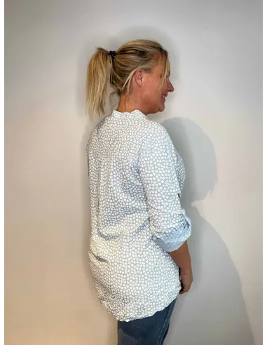 Bagside af sky blå skjorte til kvinder – TIPPY