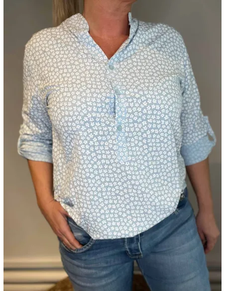 Blomsterprint på sky blå skjorte – TIPPY